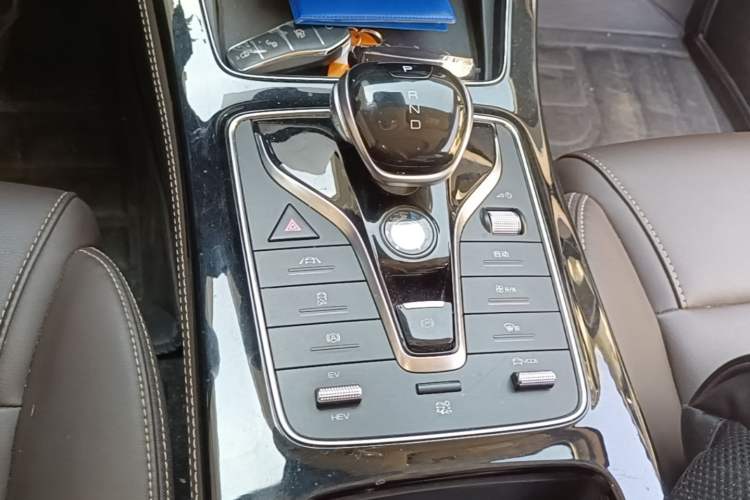Used BYD Song MAX New Energy 2022 DM-i 105KM Flagship Model Gear Lever