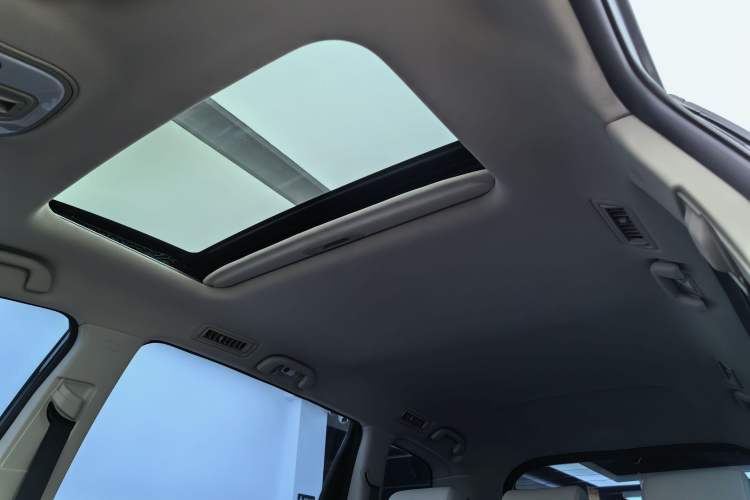 Used BYD Song MAX New Energy 2022 DM-i 105KM Prestige Model Headliner