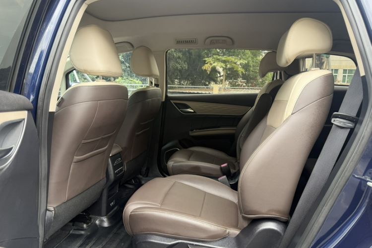 Used BYD Song MAX New Energy 2022 DM-i 105KM Executive Edition Interior 1