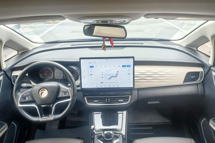 Used BYD Song MAX New Energy 2022 DM-i 105KM Flagship Model Interior 2