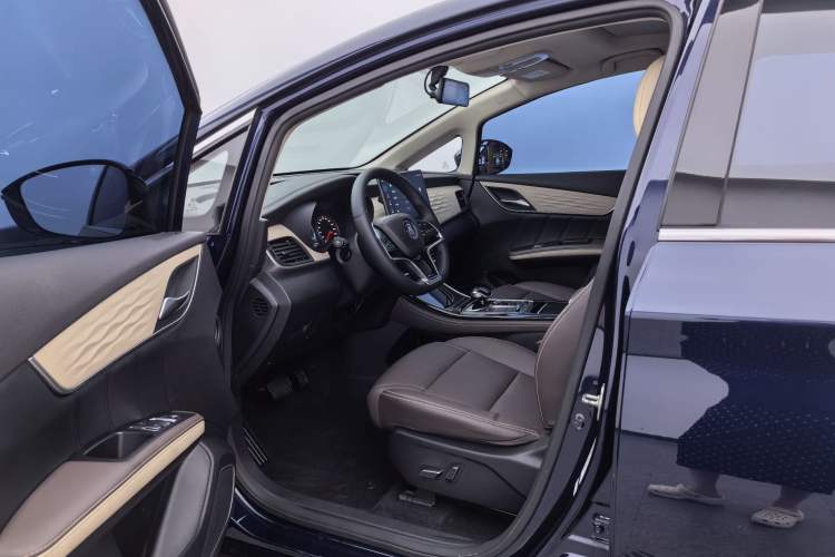 Used BYD Song MAX New Energy 2022 DM-i 105KM Prestige Model Interior 2