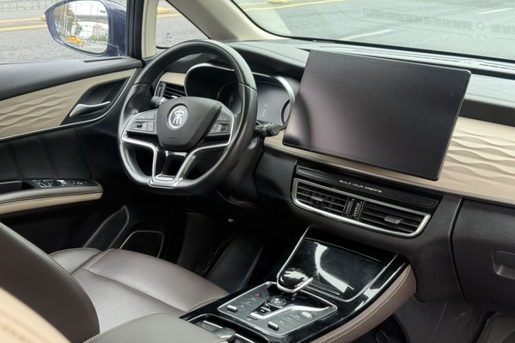 Used BYD Song MAX New Energy 2022 DM-i 105KM Executive Edition Interior 2