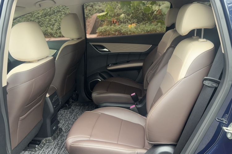 Used BYD Song MAX New Energy 2022 DM-i 105KM Executive Edition Interior 3