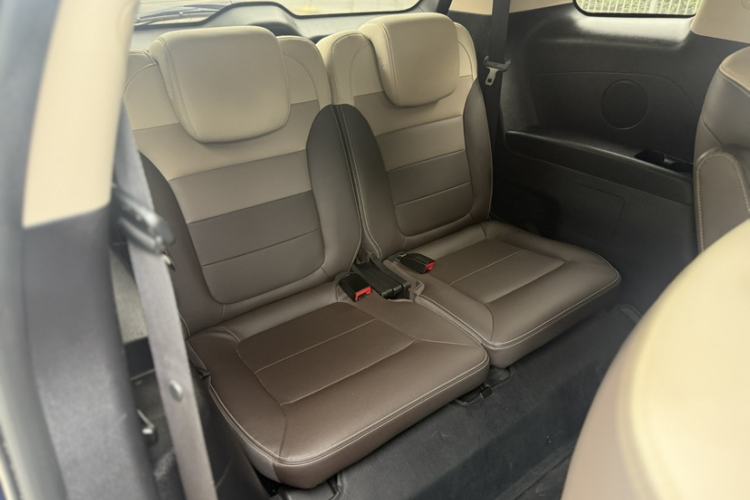 Used BYD Song MAX New Energy 2022 DM-i 105KM Executive Edition Interior 3