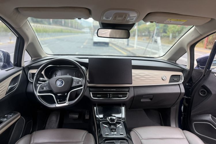 Used BYD Song MAX New Energy 2022 DM-i 105KM Executive Edition Interior 4