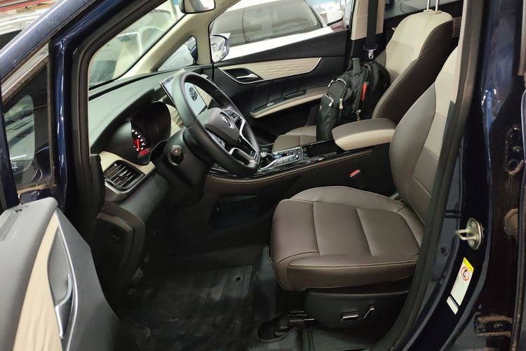 Used BYD Song MAX New Energy 2022 DM-i 105KM Prestige Model Left Front Seat