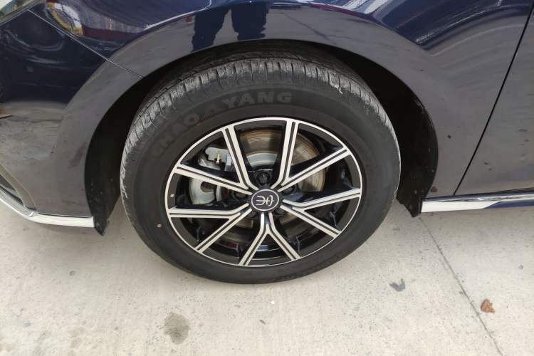 Used BYD Song MAX New Energy 2022 DM-i 105KM Flagship Model Left Front Wheel Hub