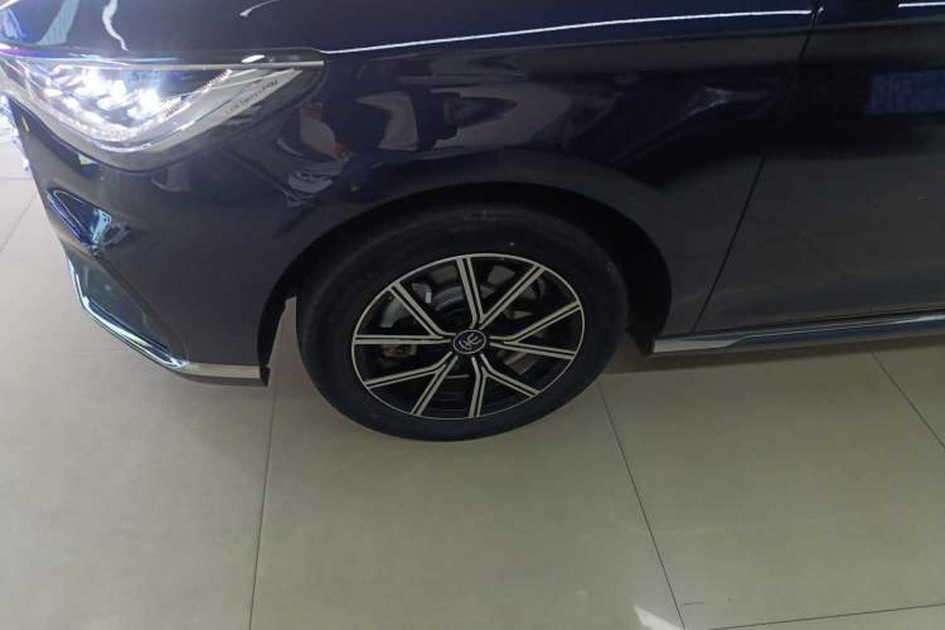Used BYD Song MAX New Energy 2022 DM-i 105KM Prestige Model Left Front Wheel Hub