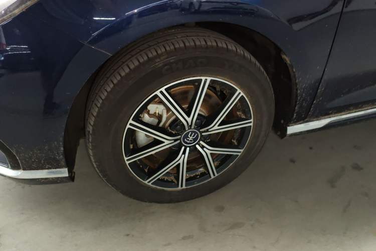 Used BYD Song MAX New Energy 2022 DM-i 105KM Prestige Model Left Front Wheel Hub