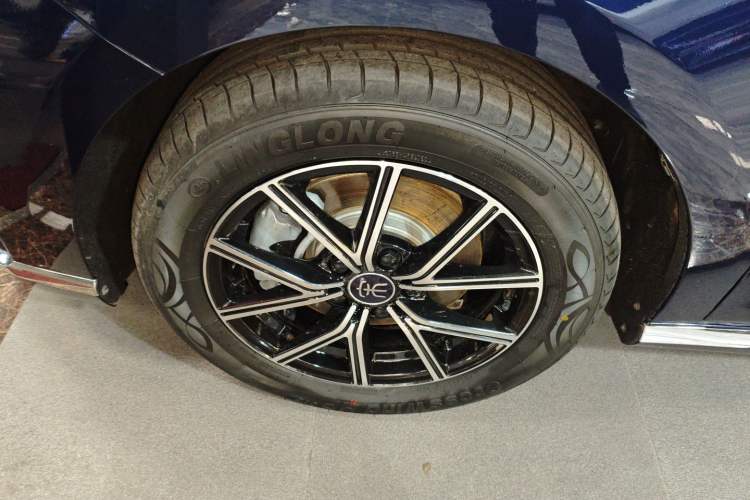 Used BYD Song MAX New Energy 2022 DM-i 105KM Executive Edition Left Front Wheel Hub