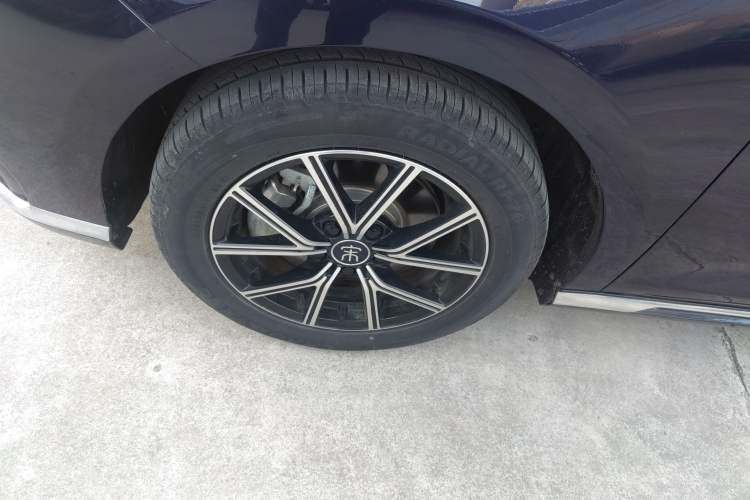 Used BYD Song MAX New Energy 2022 DM-i 105KM Executive Edition Left Front Wheel Hub