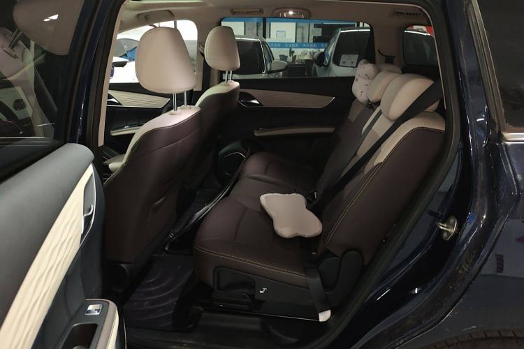 Used BYD Song MAX New Energy 2022 DM-i 105KM Prestige Model Left Rear Seat