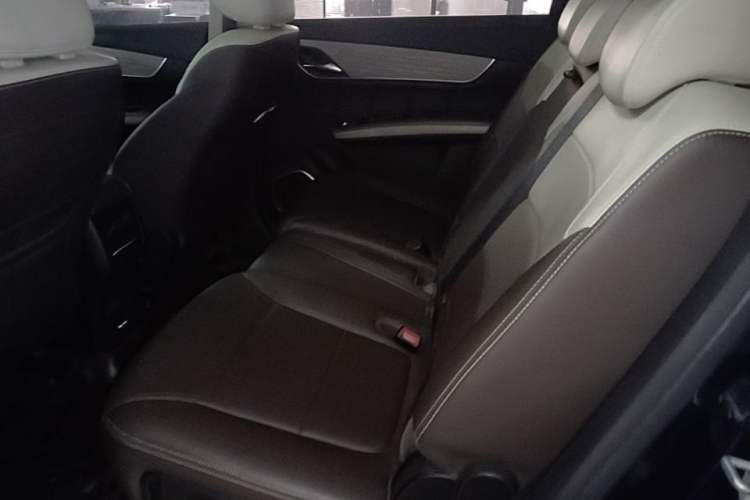 Used BYD Song MAX New Energy 2022 DM-i 105KM Flagship Model Left Rear Seat