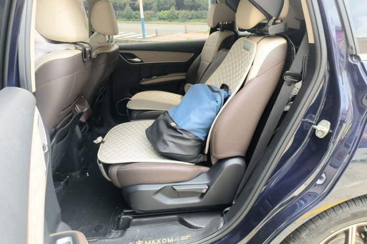 Used BYD Song MAX New Energy 2022 DM-i 105KM Executive Edition Left Rear Seat