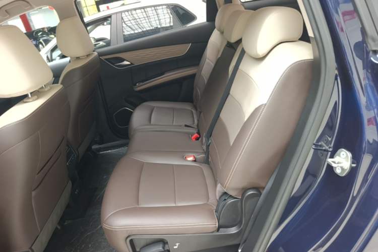 Used BYD Song MAX New Energy 2022 DM-i 105KM Flagship Model Left Rear Seat
