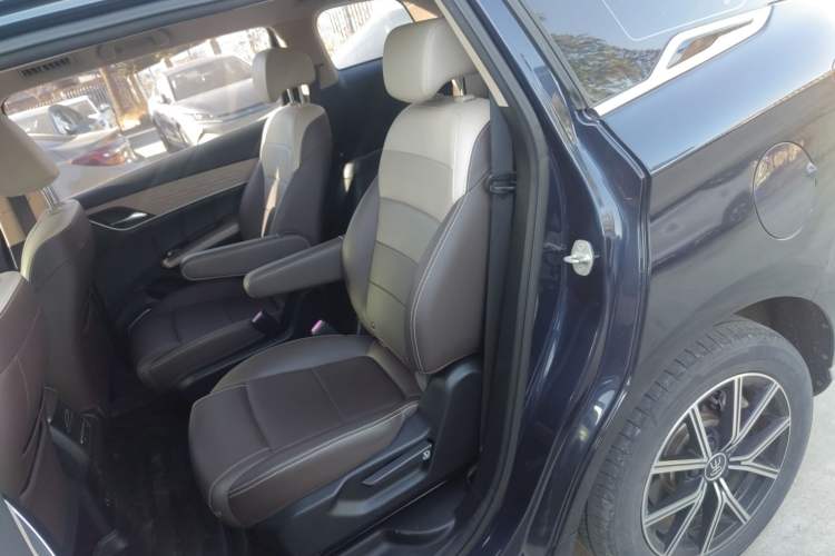 Used BYD Song MAX New Energy 2022 DM-i 105KM Executive Edition Left Rear Seat