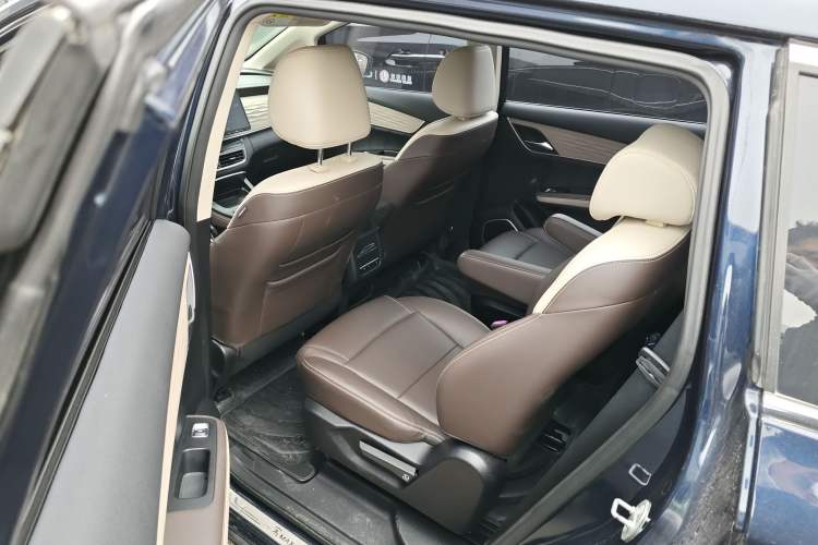 Used BYD Song MAX New Energy 2022 DM-i 105KM Executive Edition Left Rear Seat