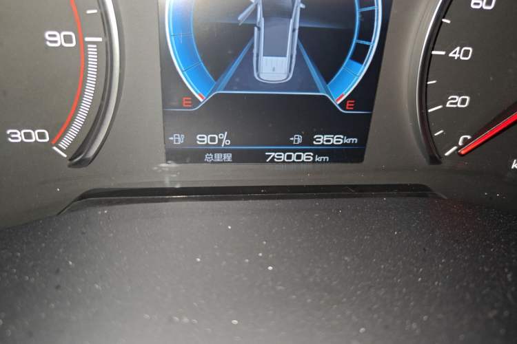 Used BYD Song MAX New Energy 2022 DM-i 105KM Prestige Model Odometer Close Up