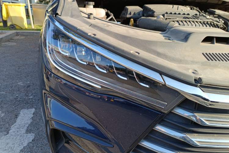 Used BYD Song MAX New Energy 2022 DM-i 105KM Executive Edition Right Front Headlight