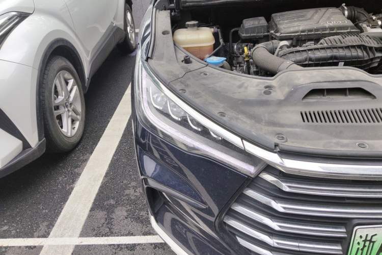 Used BYD Song MAX New Energy 2022 DM-i 105KM Executive Edition Right Front Headlight