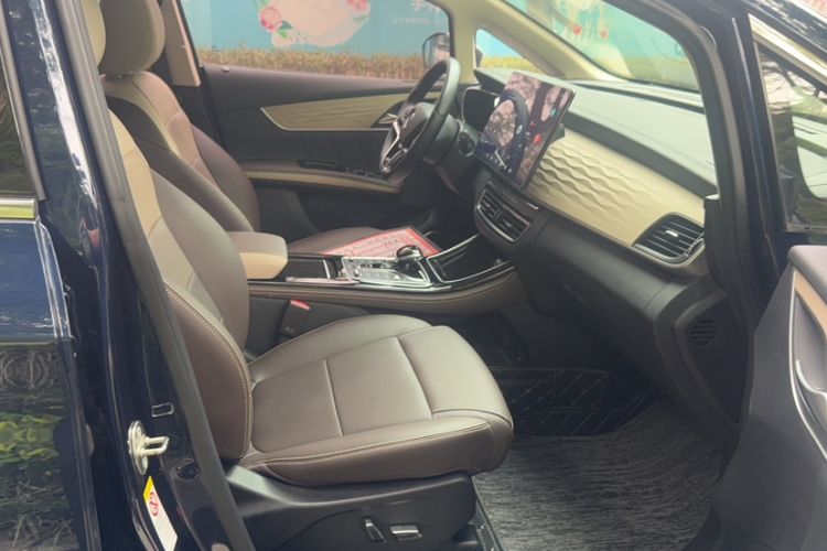Used BYD Song MAX New Energy 2022 DM-i 105KM Executive Edition Right Front Seat