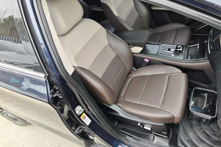 Used BYD Song MAX New Energy 2022 DM-i 105KM Executive Edition Right Front Seat
