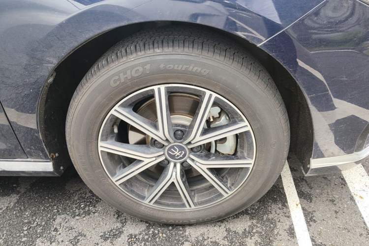 Used BYD Song MAX New Energy 2022 DM-i 105KM Executive Edition Right Front Wheel Hub