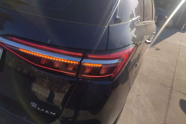 Used BYD Song MAX New Energy 2022 DM-i 105KM Executive Edition Right Rear Taillight