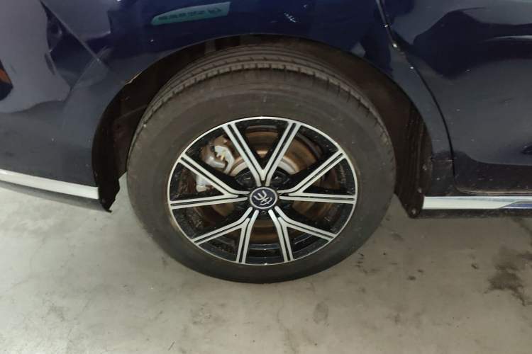 Used BYD Song MAX New Energy 2022 DM-i 105KM Prestige Model Right Rear Wheel Hub