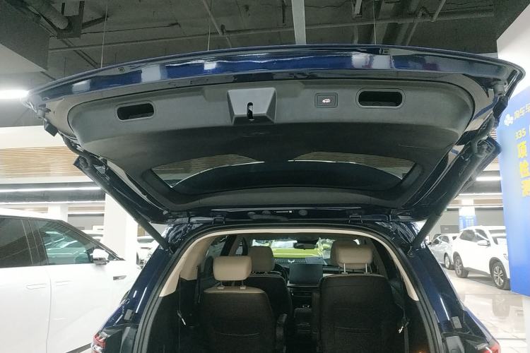 Used BYD Song MAX New Energy 2022 DM-i 105KM Executive Edition Trunk