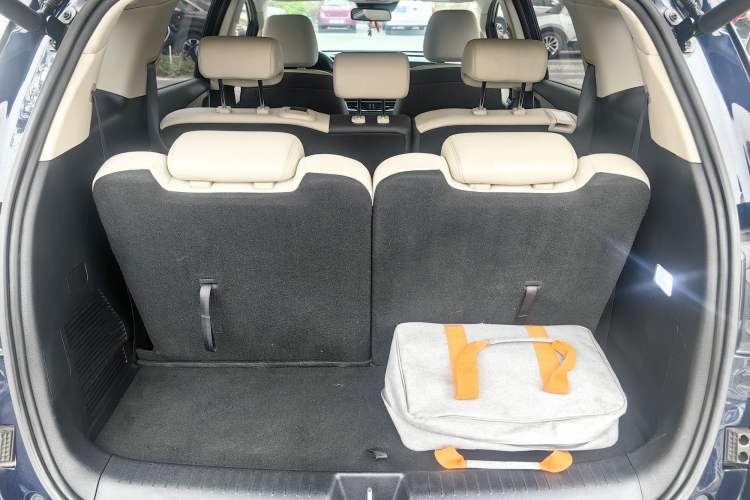 Used BYD Song MAX New Energy 2022 DM-i 105KM Flagship Model Trunk