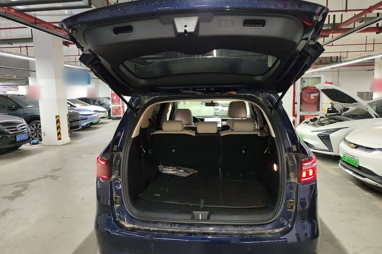 Used BYD Song MAX New Energy 2022 DM-i 105KM Prestige Model Trunk