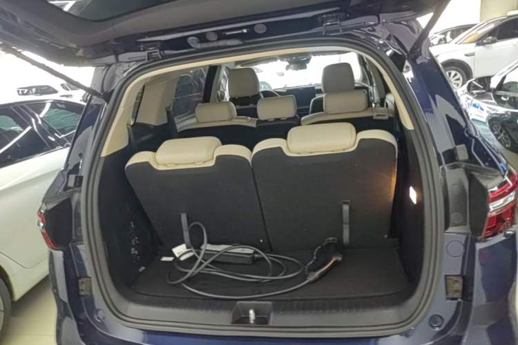 Used BYD Song MAX New Energy 2022 DM-i 105KM Flagship Model Trunk
