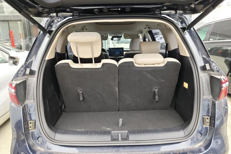 Used BYD Song MAX New Energy 2022 DM-i 105KM Executive Edition Trunk