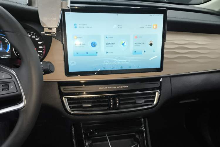 Used BYD Song MAX New Energy 2022 DM-i 105KM Flagship Model Audio And AC Panel