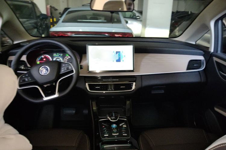 Used BYD Song MAX New Energy 2022 DM-i 105KM Flagship Model Center Console