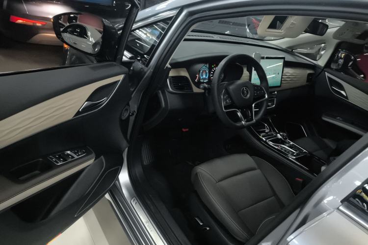 Used BYD Song MAX New Energy 2022 DM-i 105KM Flagship Model Driver Seat