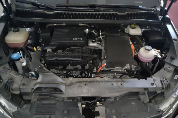 Used BYD Song MAX New Energy 2022 DM-i 105KM Flagship Model Engine Bay