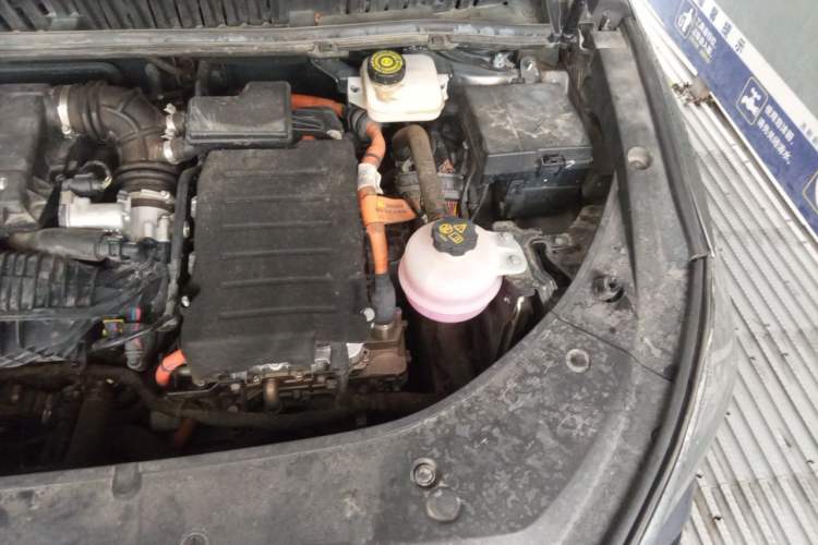 Used BYD Song MAX New Energy 2022 DM-i 105KM Flagship Model Engine Bay Left
