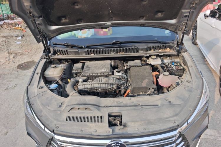 Used BYD Song MAX New Energy 2022 DM-i 105KM Flagship Model Engine Bay