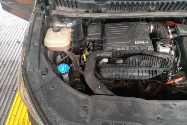 Used BYD Song MAX New Energy 2022 DM-i 105KM Flagship Model Engine Bay Right