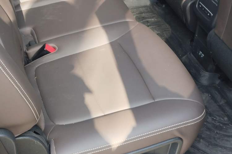 Used BYD Song MAX New Energy 2022 DM-i 105KM Flagship Model Exterior 2
