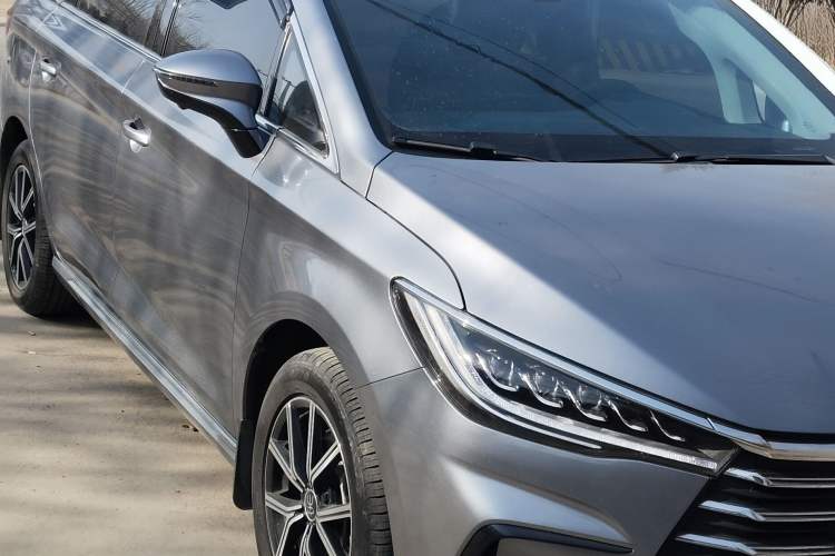 Used BYD Song MAX New Energy 2022 DM-i 105KM Flagship Model Exterior 3