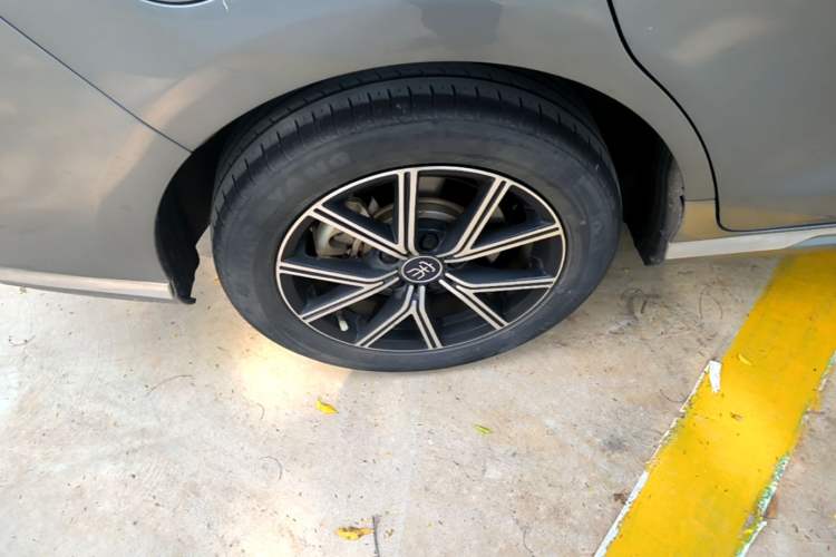 Used BYD Song MAX New Energy 2022 DM-i 105KM Flagship Model Exterior 5