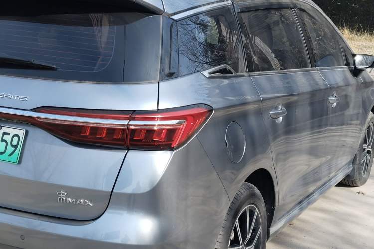 Used BYD Song MAX New Energy 2022 DM-i 105KM Flagship Model Exterior 5