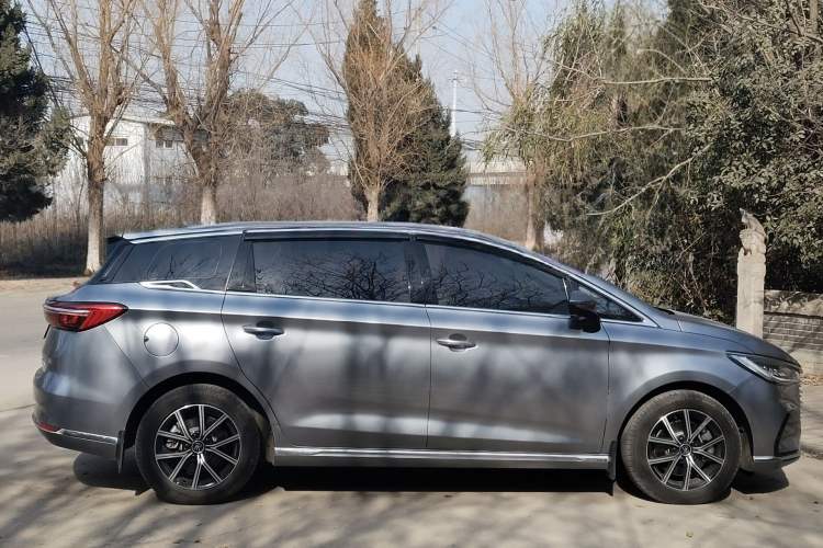 Used BYD Song MAX New Energy 2022 DM-i 105KM Flagship Model Exterior 6