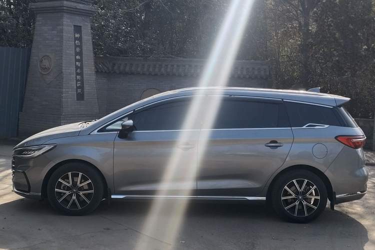 Used BYD Song MAX New Energy 2022 DM-i 105KM Flagship Model Exterior 7