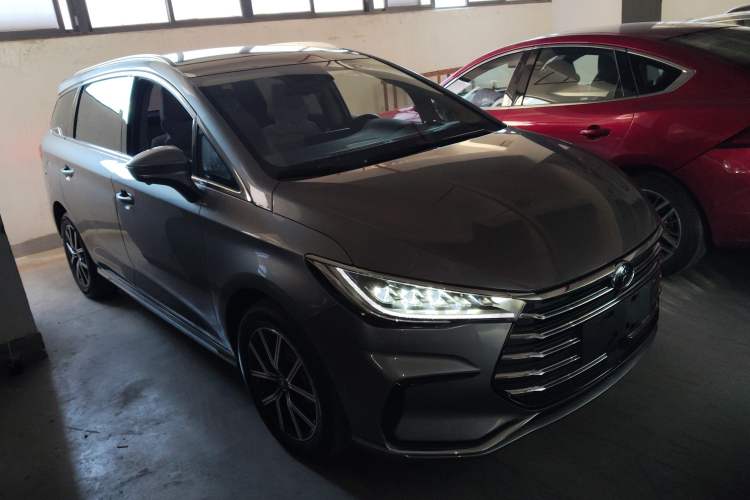 Used BYD Song MAX New Energy 2022 DM-i 105KM Flagship Model Front Right 45 Deg