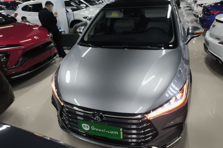 Used BYD Song MAX New Energy 2022 DM-i 105KM Flagship Model Front