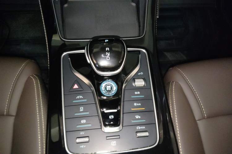 Used BYD Song MAX New Energy 2022 DM-i 105KM Flagship Model Gear Lever